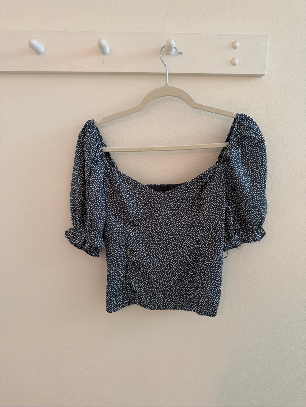 Abercrombie & Fitch Navy Polka Dot Puff Sleeve Top  Size Medium